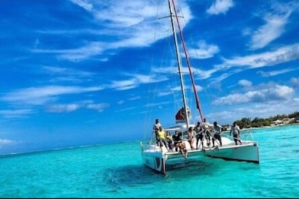 Ile Aux Cerfs Catamaran Cruise with Pick-up/Drop-off & Lunch