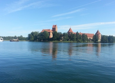 Vilnius: Private Paneriai Park, Trakai Castle, Kernavė Tour