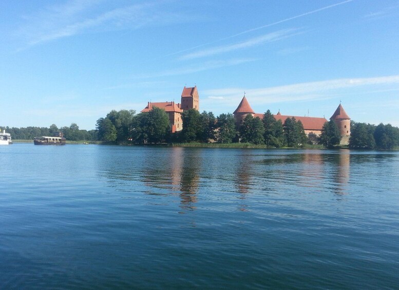 Vilnius: Private Paneriai Park, Trakai Castle, Kernavė Tour