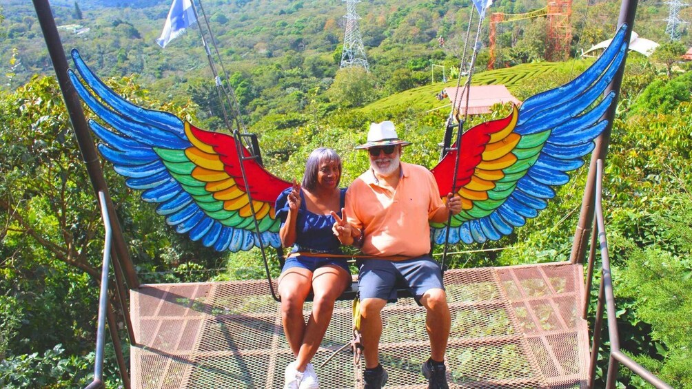 El Salvador: Ruta de las flores & rainbow slide