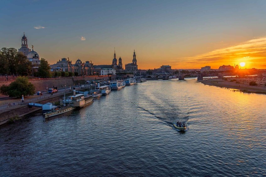 Dresden: 2h Private Boat Tour up to 10 Persons powerful RIB