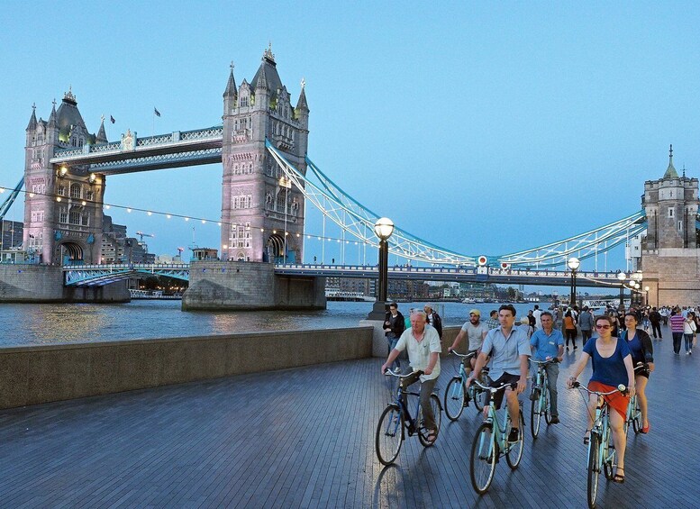 London: 3-Hour Sunset Bike Tour