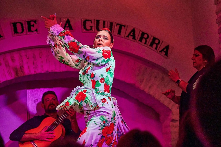 Picture 2 for Activity Seville: Ticket to Flamenco Show at La Casa de la Guitarra