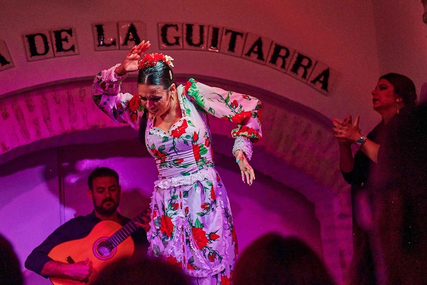 Picture 4 for Activity Seville: Ticket to Flamenco Show at La Casa de la Guitarra