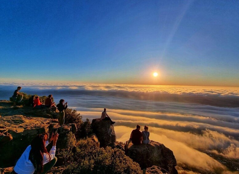 Cape Town: Lions Head Hike & Picnic