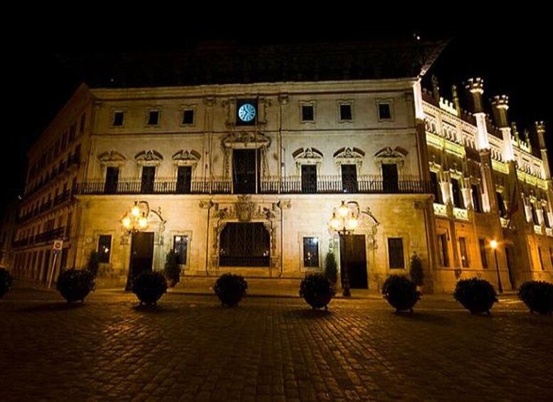 Picture 9 for Activity Palma de Mallorca: Old Town Atmospheric Evening Tour