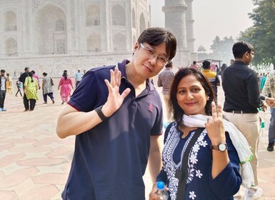 Agra: Taj Mahal and Mausoleum Tour with guide