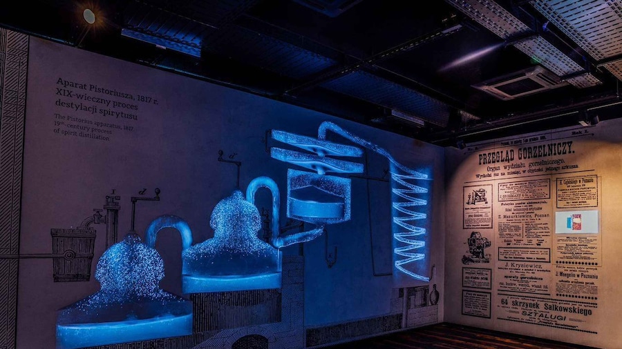 Warsaw: Polish Vodka Museum Tour with Tasting