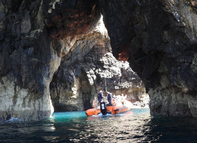 Boat Trip and Jeep Tour with Lunch in Arrábida