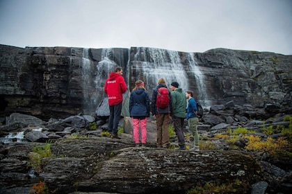 Hike to Orvvosfossen Waterfall