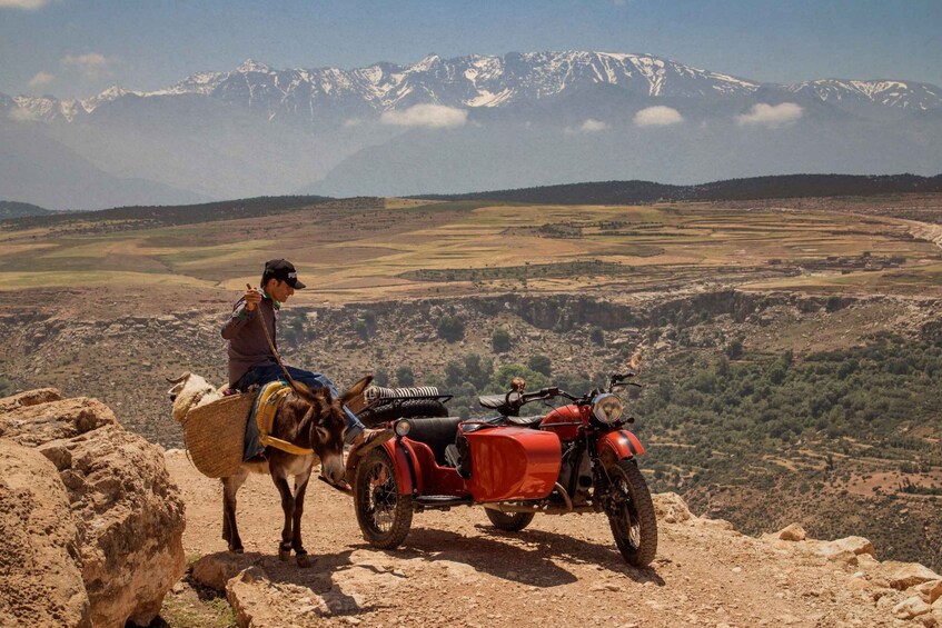Marrakech: Vintage Sidecar Ride with Local Insights