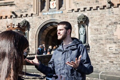 Castillo de Edimburgo: Visita guiada con guía en directo