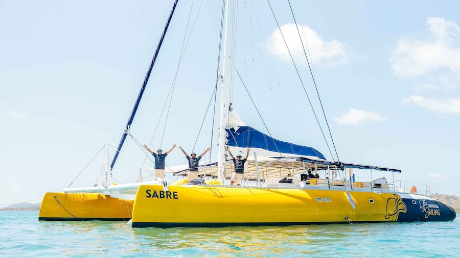 Fiji: Mamanuca Islands Full-Day Sailing Tour with Lunch