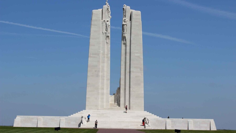 Private Round Trip Transfer from Arras to Vimy Ridge