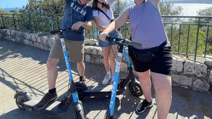 Nice: 1h30 E-scooter highlights tour