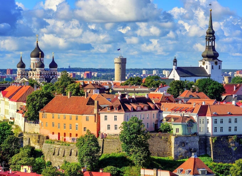 Tallinn: Self-Guided City Discovery Game