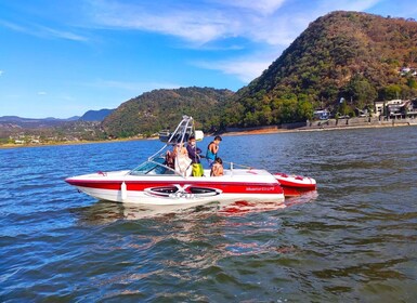 Valle de Bravo: Fast Boat with aquatic activities