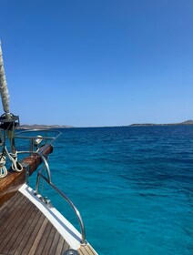 Paroikia: Despotiko & Blue Lagoon Cruise with Meal & Drinks