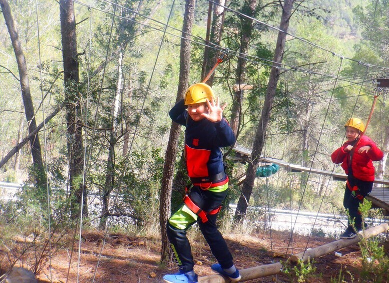 Picture 5 for Activity Montanejos: Forest Adventure – Tibetan Bridges and Zip Line