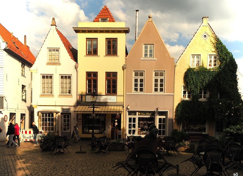 Picture 7 for Activity Bremen: Walking Tour of Historic Schnoor District