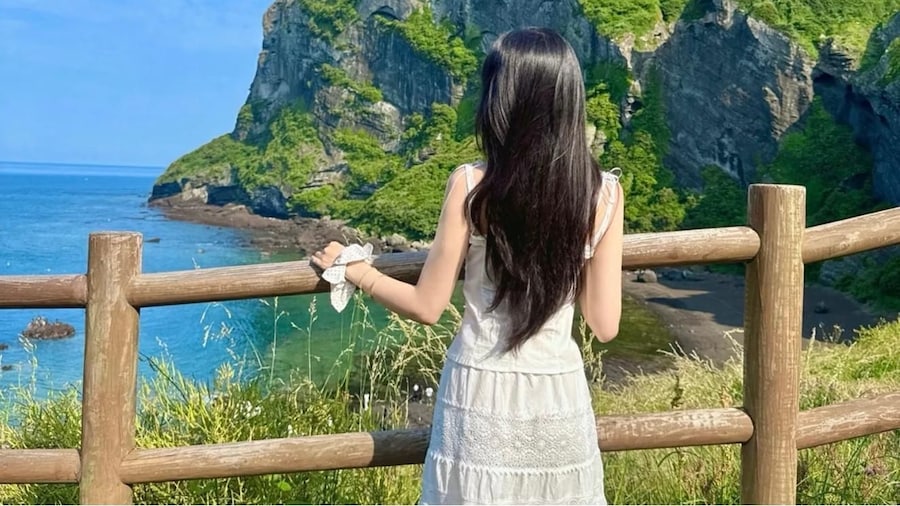 Jeju: Eastern UNESCO Sites Tour with Haenyeo Show