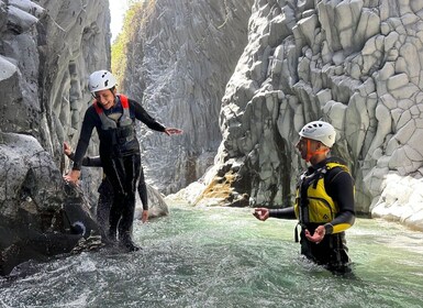 Alcantara-joki ja rotkot: Bodyrafting Experience