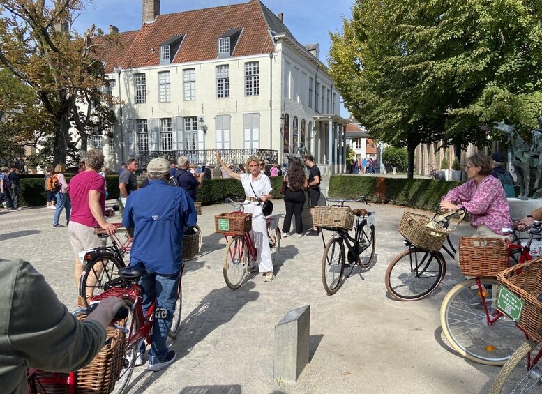 Picture 10 for Activity Bruges: Guided Retro Bike Tour of Highlights and Hidden Gems