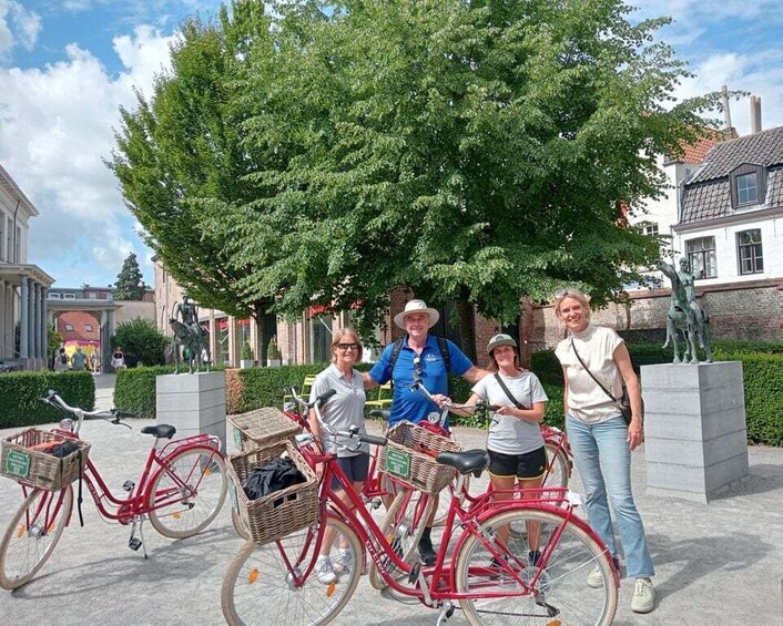 Picture 2 for Activity Bruges: Guided Retro Bike Tour of Highlights and Hidden Gems