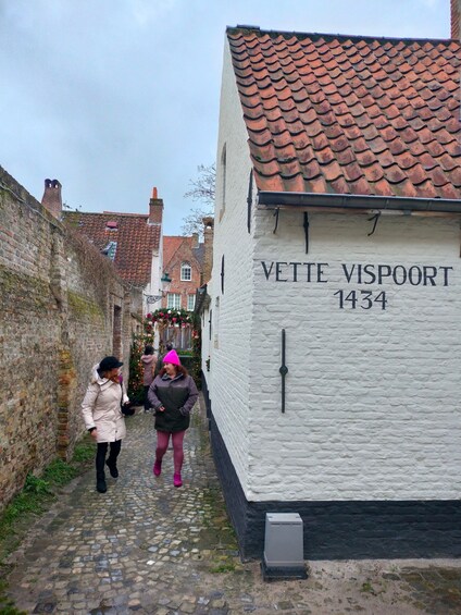 Picture 18 for Activity Bruges: Guided Retro Bike Tour of Highlights and Hidden Gems