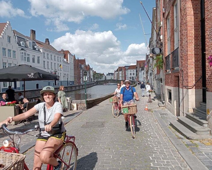 Picture 6 for Activity Bruges: Guided Retro Bike Tour of Highlights and Hidden Gems