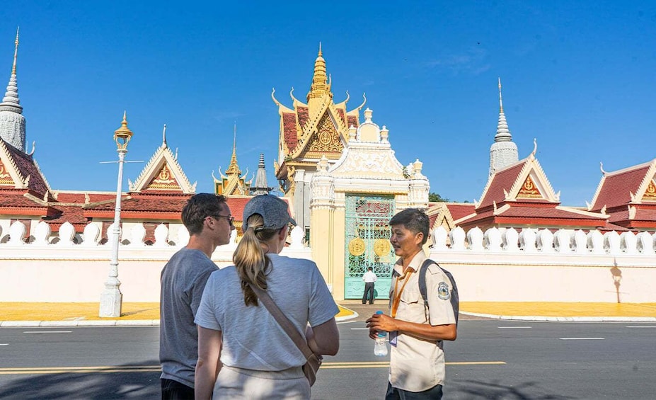 Picture 4 for Activity Phnom Penh: Historical Guided Tour