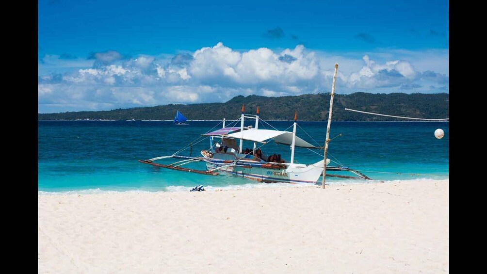 Picture 3 for Activity Boracay Hopping Tour with Standard Boodle Fight Lunch