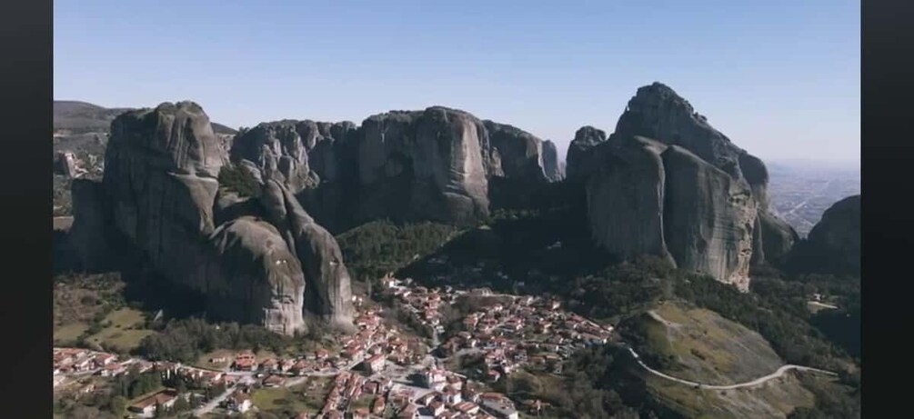 Private tour of Meteora with a Pickup