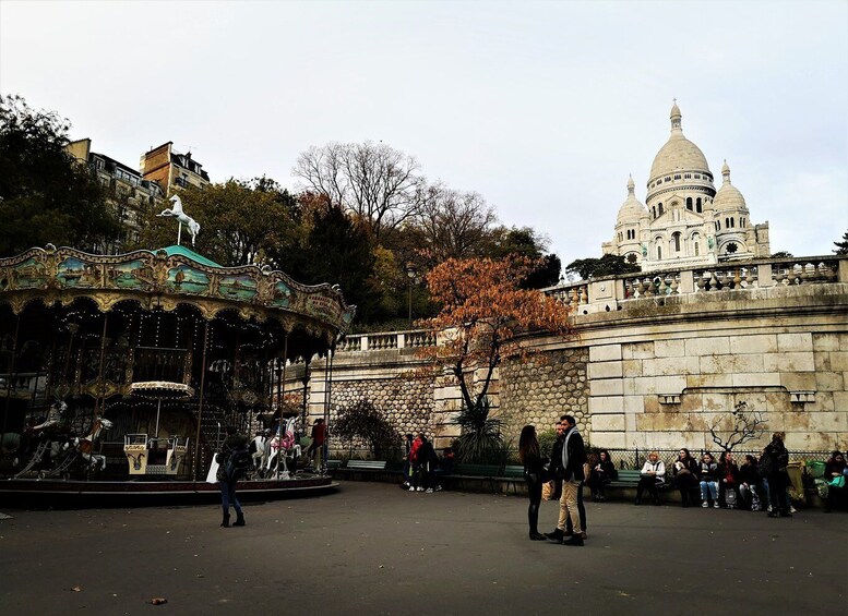 Picture 16 for Activity Family Experience: Montmartre Tour