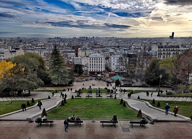 Picture 7 for Activity Family Experience: Montmartre Tour