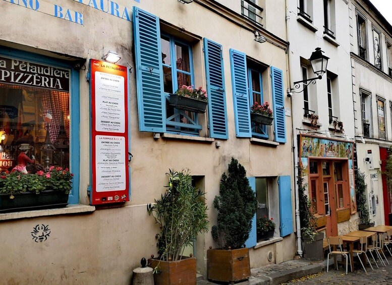 Picture 8 for Activity Family Experience: Montmartre Tour