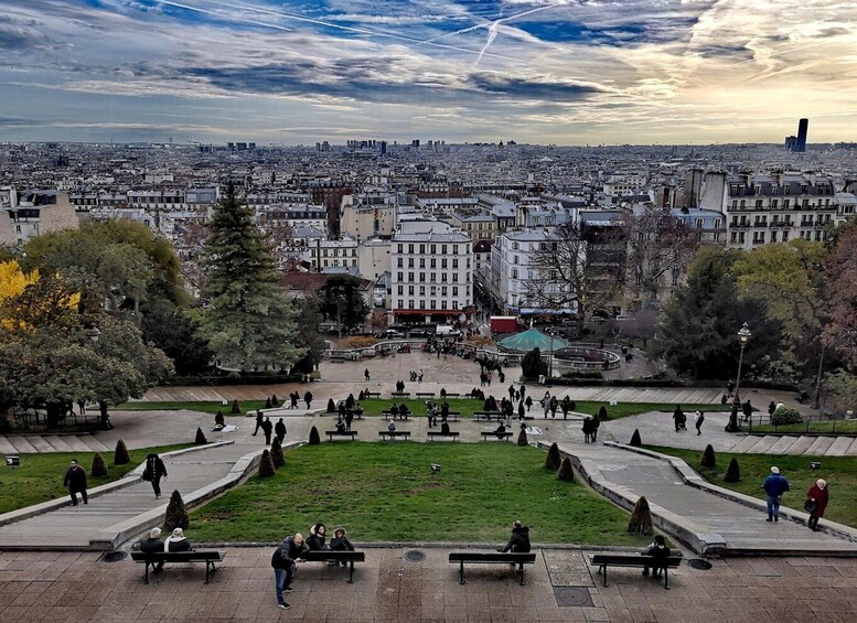 Picture 7 for Activity Family Experience: Montmartre Tour