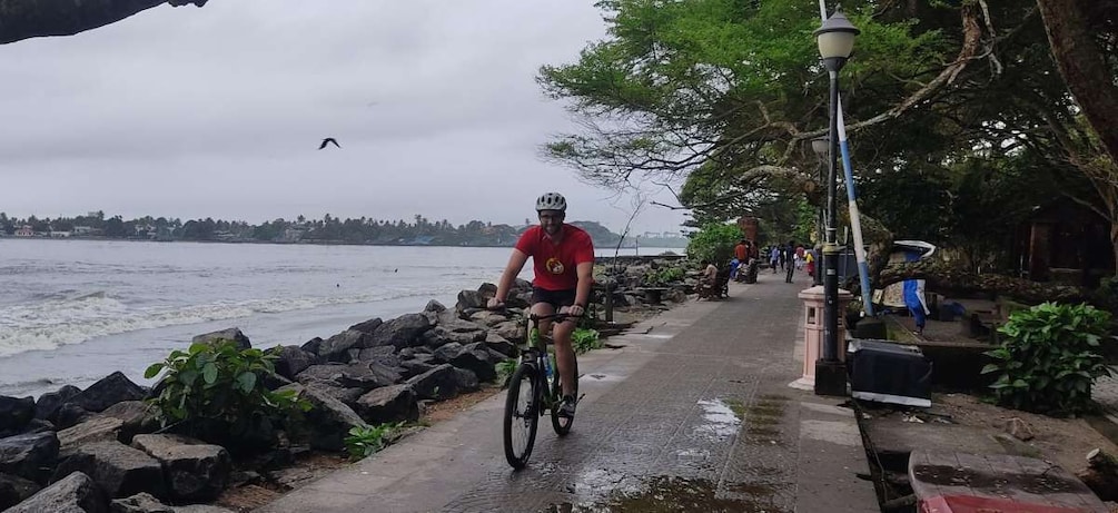 Fort Kochi & Kumbalangi/ Kadamakudy Cycling Tour (Full Day)