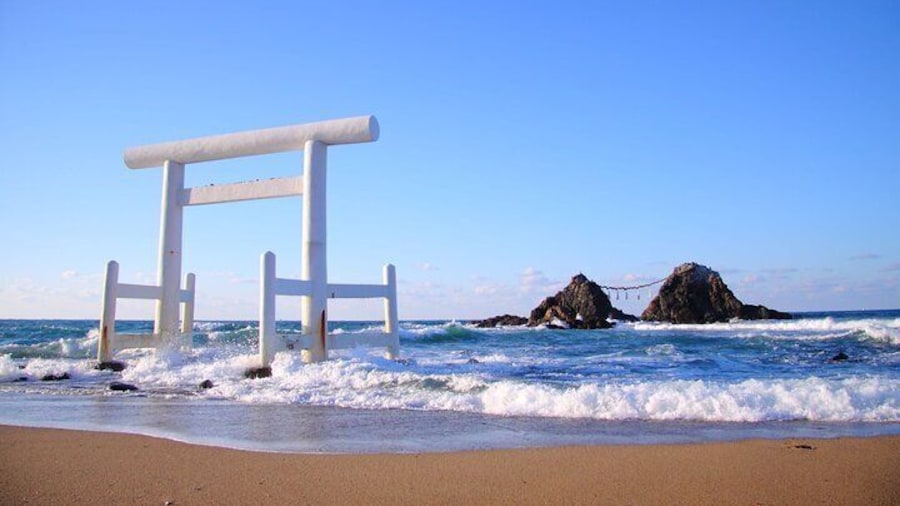 A popular spot for women with its beautiful white torii gate and cobalt blue sea.https://media-cdn.tripadvisor.com/media/attractions-splice-spp-720x480/12/7b/d6/42.jpg