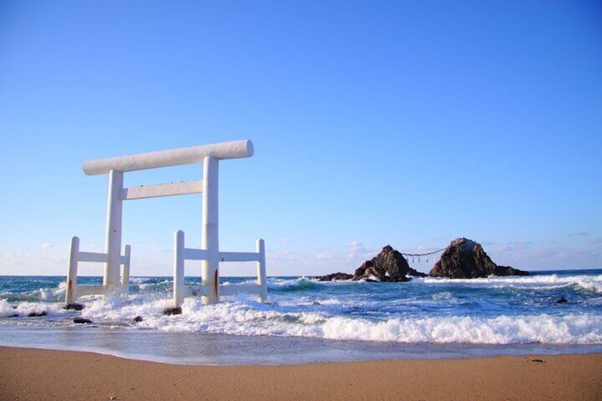 A popular spot for women with its beautiful white torii gate and cobalt blue sea.https://media-cdn.tripadvisor.com/media/attractions-splice-spp-720x480/12/7b/d6/42.jpg