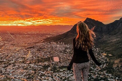 Guided Sunset/Sunrise Hike on Lions Head,Cape Town (Hotel Pickup)