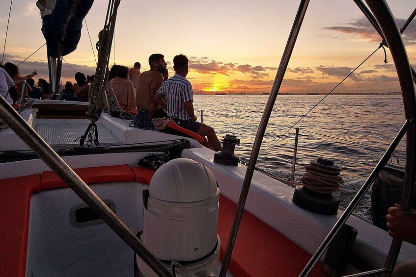 Rio de Janeiro: Guanabara Bay Sunset Sailing Tour & Drinks