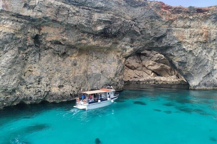 Snorkeling in Blue Lagoon Beaches and Bays Trip Comino