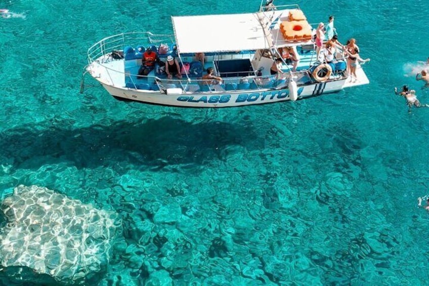 Glass bottom boat 