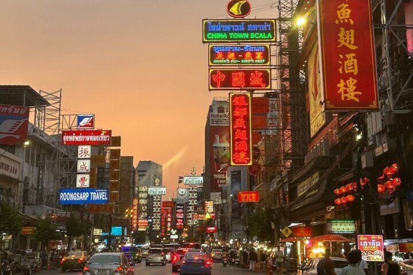 Taste & Try like a local at Yaowarat Road Bangkok