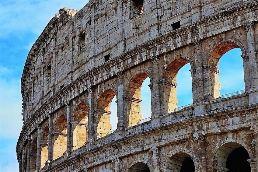 Skip-the-Line Colosseum, Forum & Palatine Hill with Virtual Reality