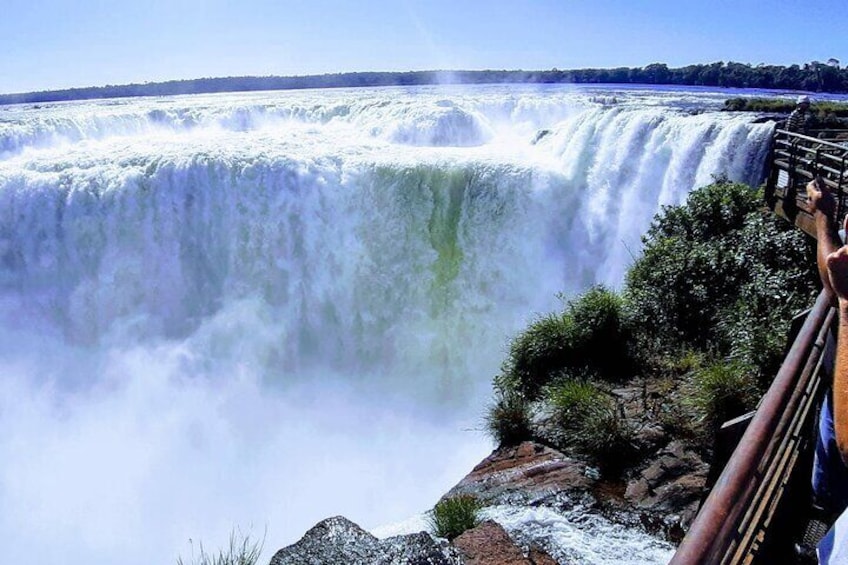 Top of the Devil's Throat, Falls on the Argentinian side