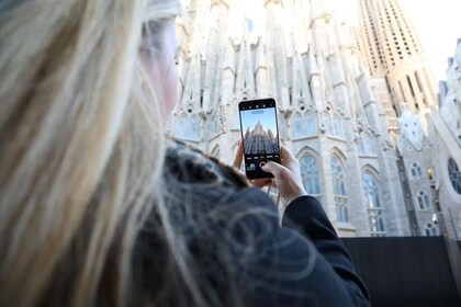 Sagrada Familia small-group tour with priority access & local expert guide