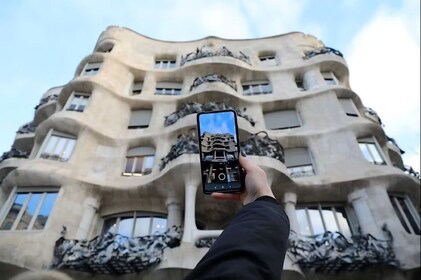 Guided morning tour of La Pedrera and optional Casa Batlló ticket