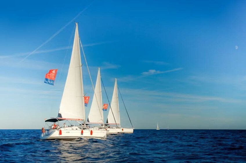 Sailing experience in Barcelona with food and drinks tasting